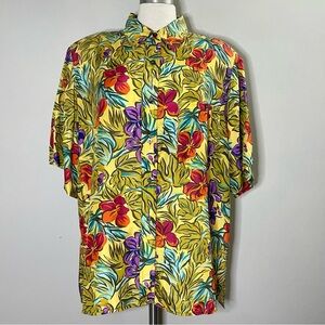 Clio II Vintage Rayon Tropical Hawaiian Floral Short Sleeve Button Down Shirt
